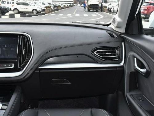 国产越野车后排放倒视频,空间拓展惊人！