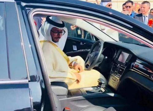 迪拜女人开国产车视频播放,展现中国汽车魅力