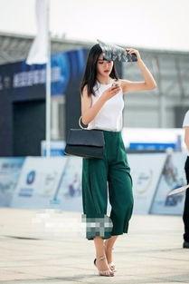 国产高颜值汽车街拍视频