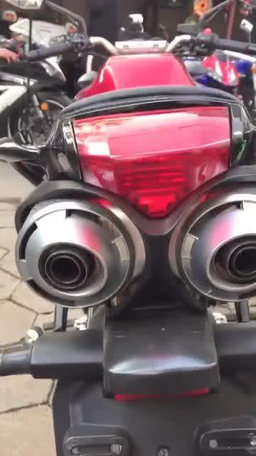 国产摩托排气声大吗视频