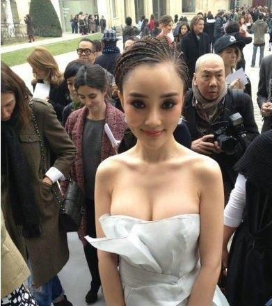 国产爆乳尤妮丝清视频,性感与才华并存的视觉盛宴  第3张